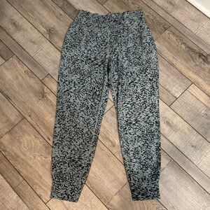 Athleta Salutation Blue Print High Rise Jogger - Large